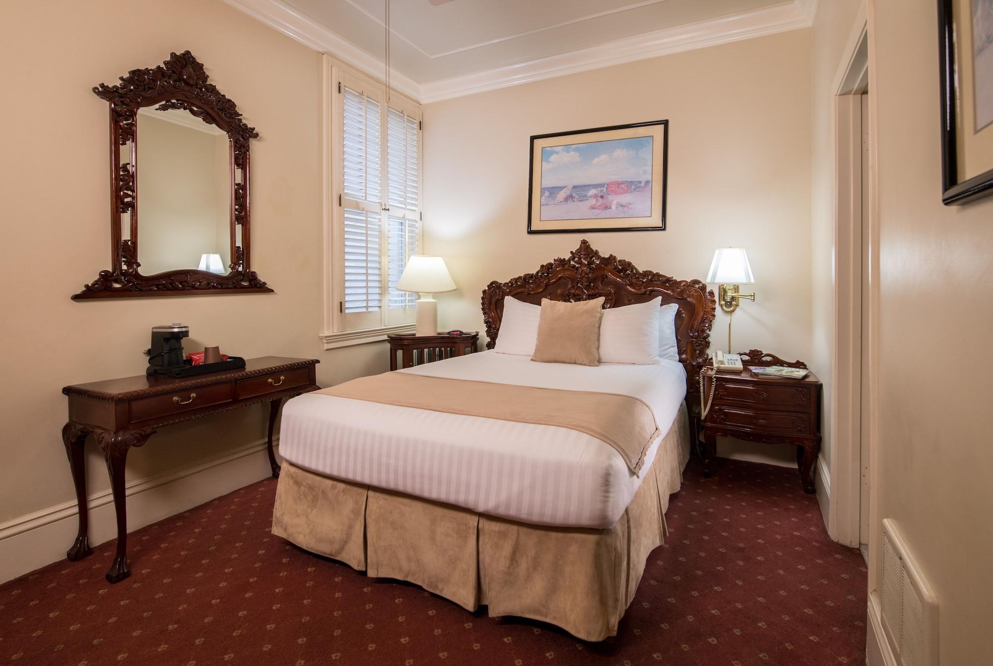 The Monterey Hotel Екстериор снимка