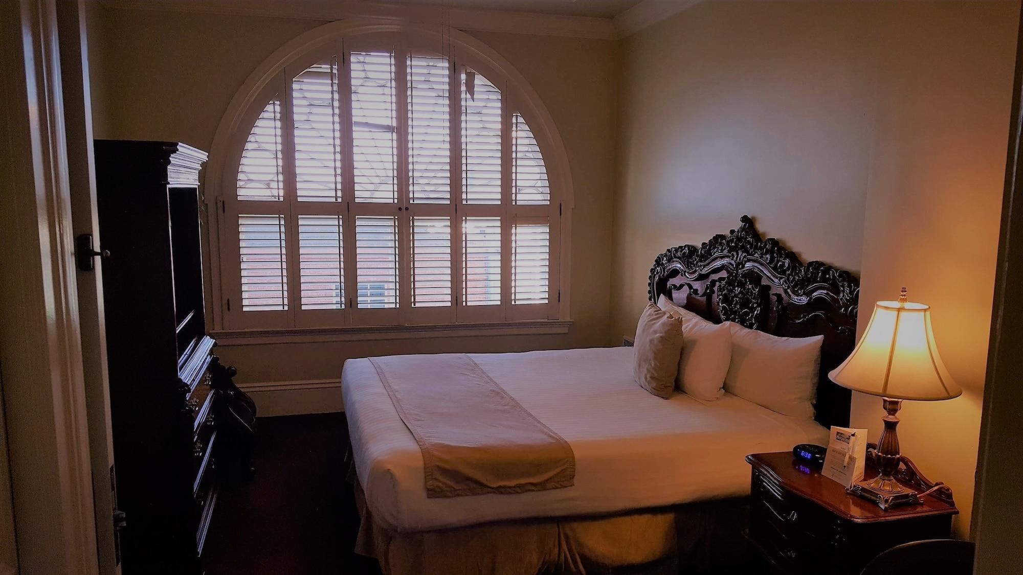 The Monterey Hotel Екстериор снимка