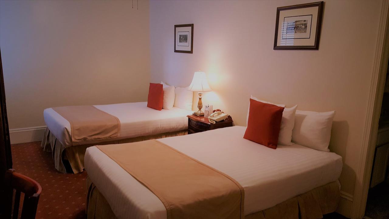 The Monterey Hotel Екстериор снимка