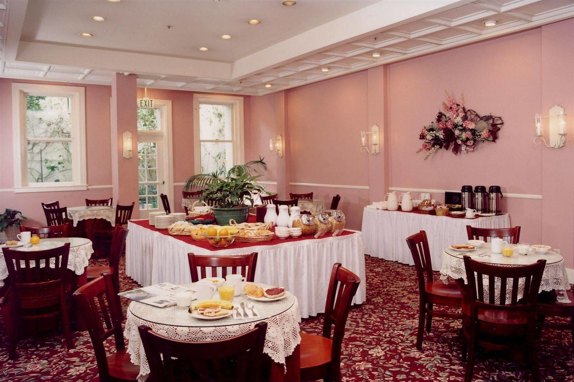 The Monterey Hotel Екстериор снимка