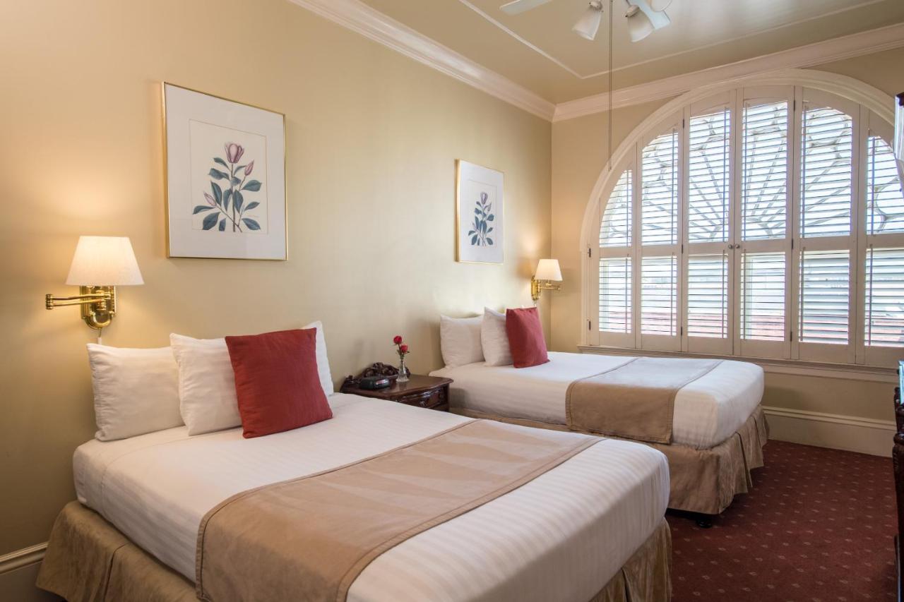 The Monterey Hotel Екстериор снимка