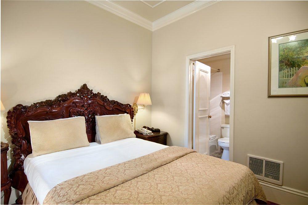 The Monterey Hotel Екстериор снимка